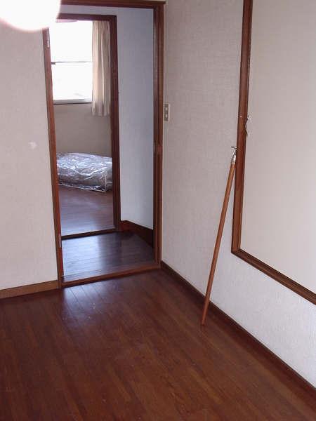 Bedroom (A wooden floor room)