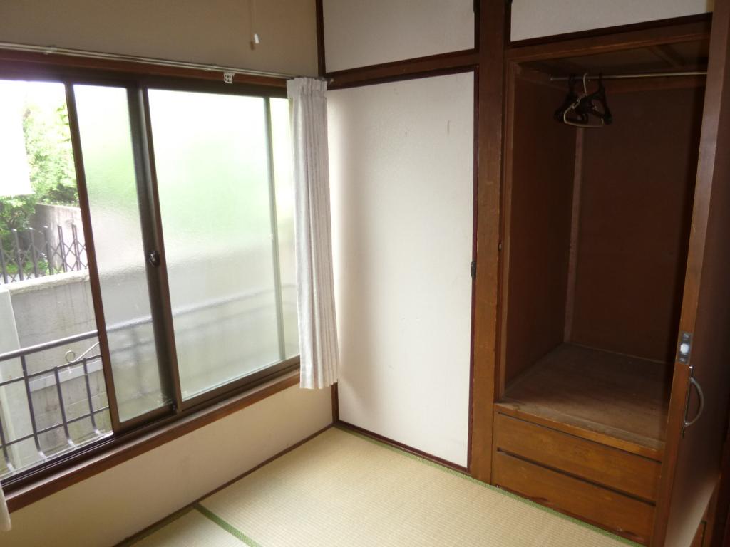 Bedroom (Small room)