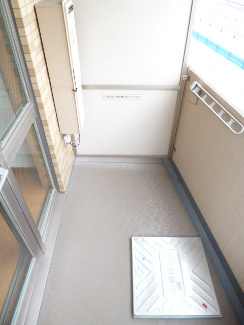 Balcony/Veranda (Escape hatch) Balcony/Veranda (Escape hatch)
