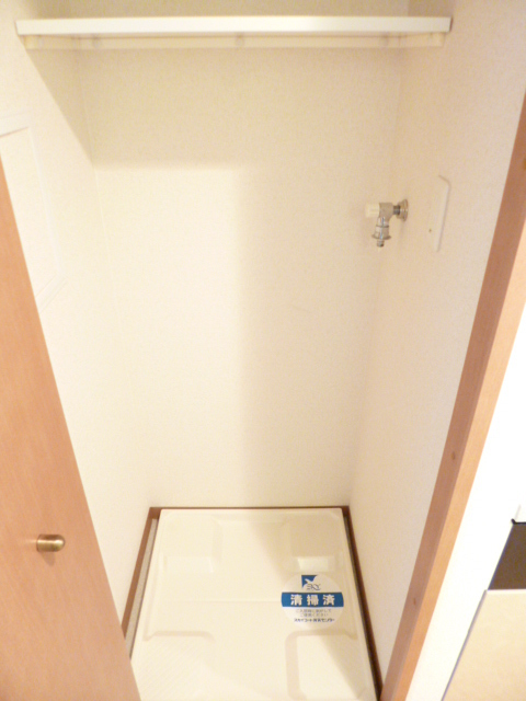 Other (Washing machine space inside) Other (Washing machine space inside)