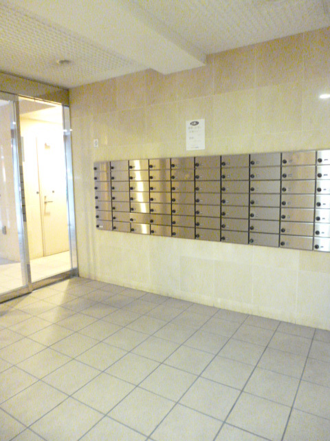 Entrance Hall (Mail Box)