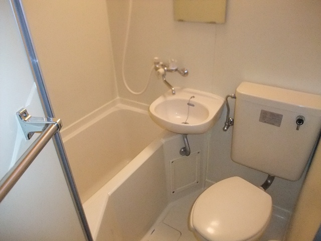 Bathroom (Bathroom )