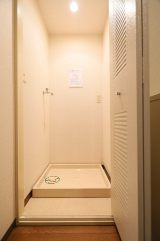 Washroom (Space for a laundry machine) Washroom (Space for a laundry machine)